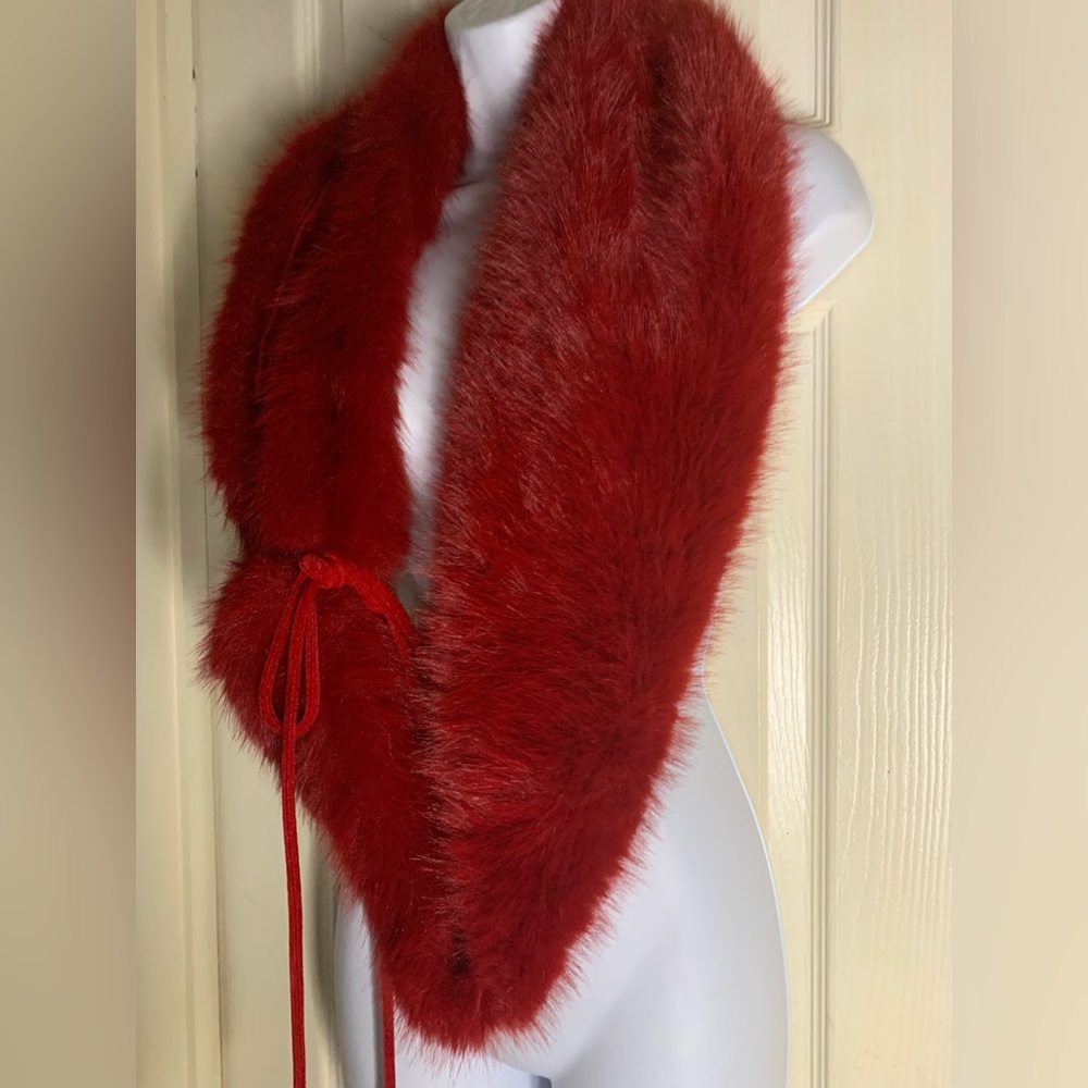 Luxurious Red Faux Collar Scarf w side string. - Picture 4 of 6